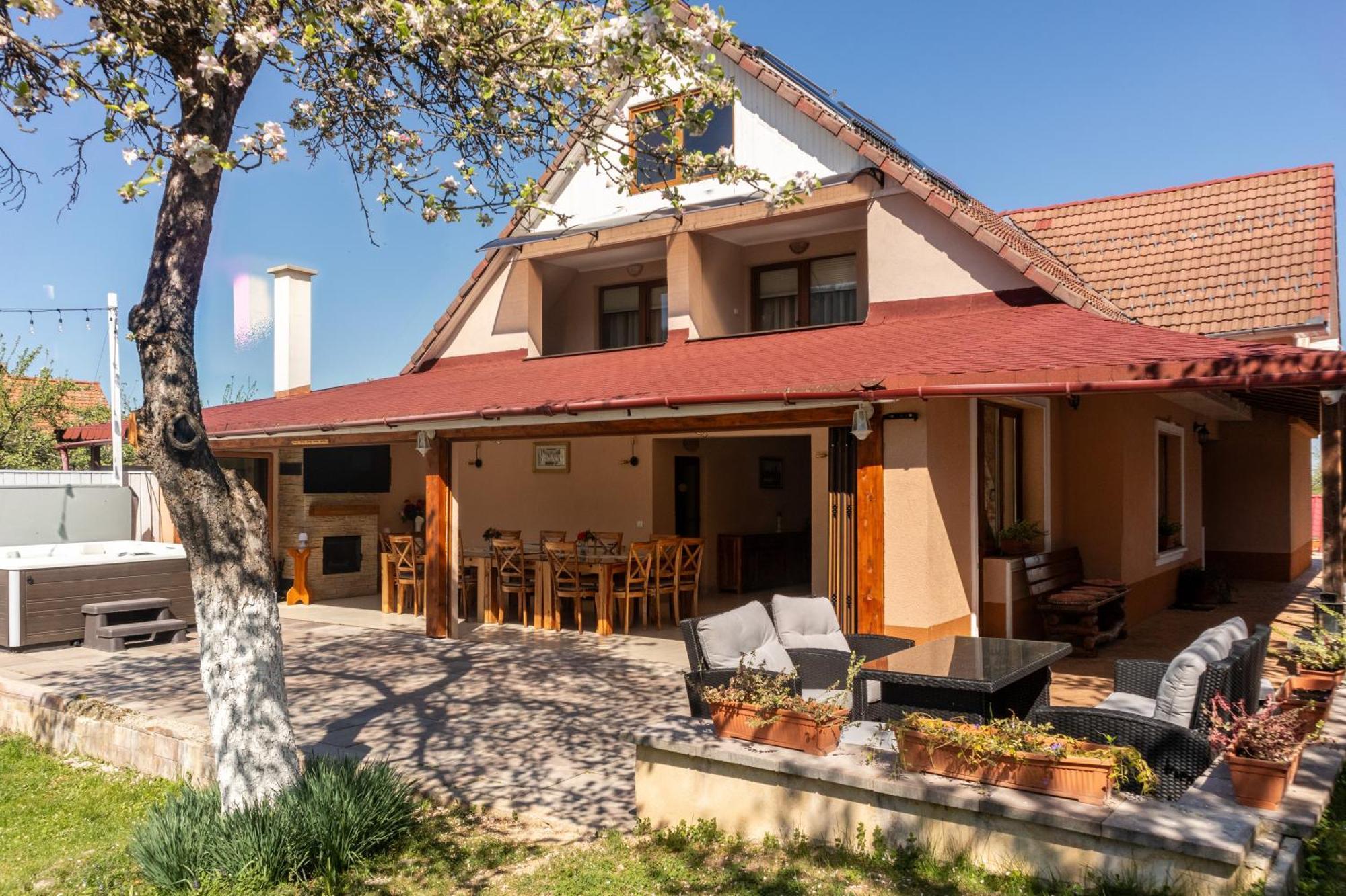 Готель Vila Crisalia Sibiel -Sibiu (Adults Only) Екстер'єр фото
